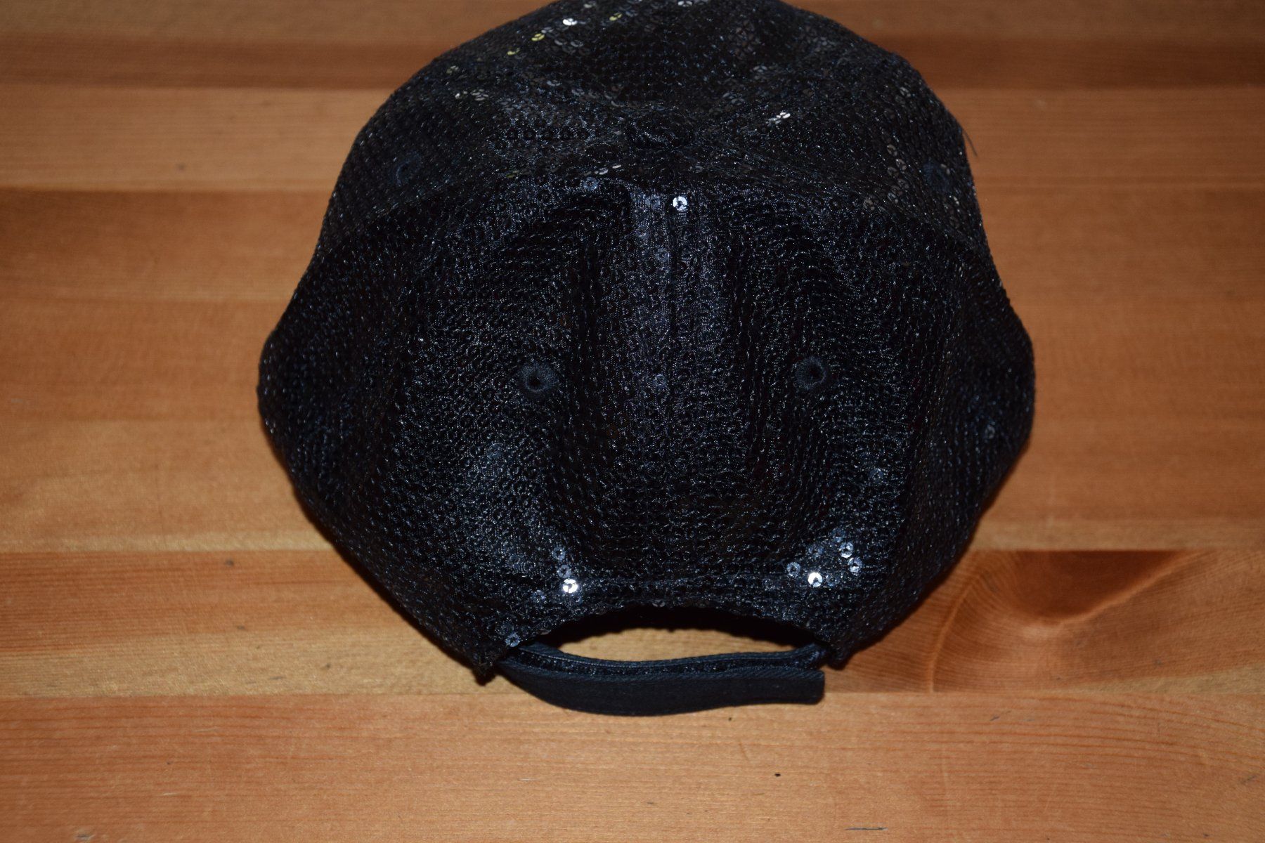 Hüte, Mützen & Caps: Frauen Baseball Cap mit pailletten - Einheitsgrösse – Gebraucht aus Mezzovico von finsteraar 1