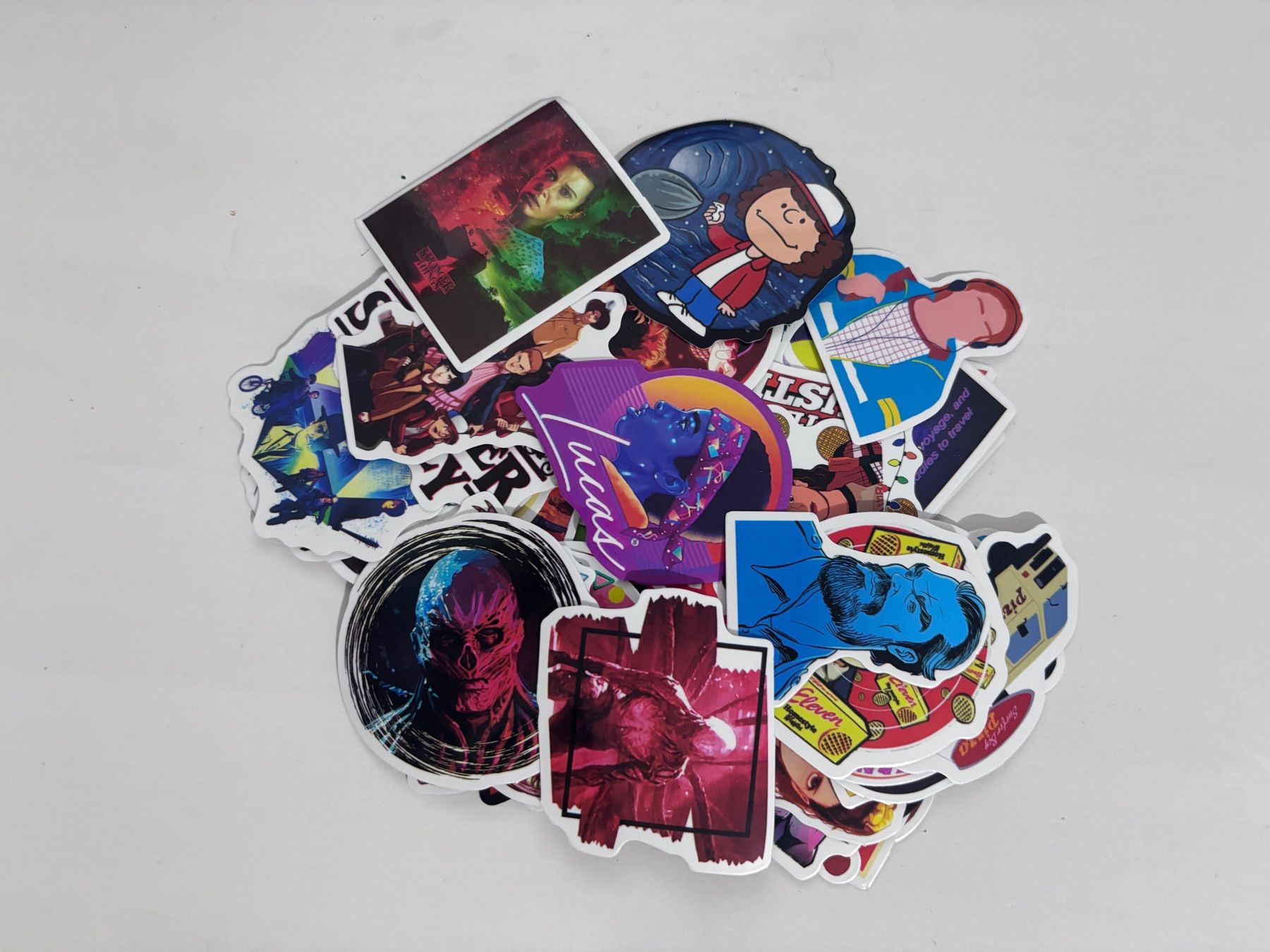 Sticker: 50 Stk. Sticker/Aufkleber Strangers Things – Nuovo e nell'imballaggio originale da Binningen venduto da samorga21