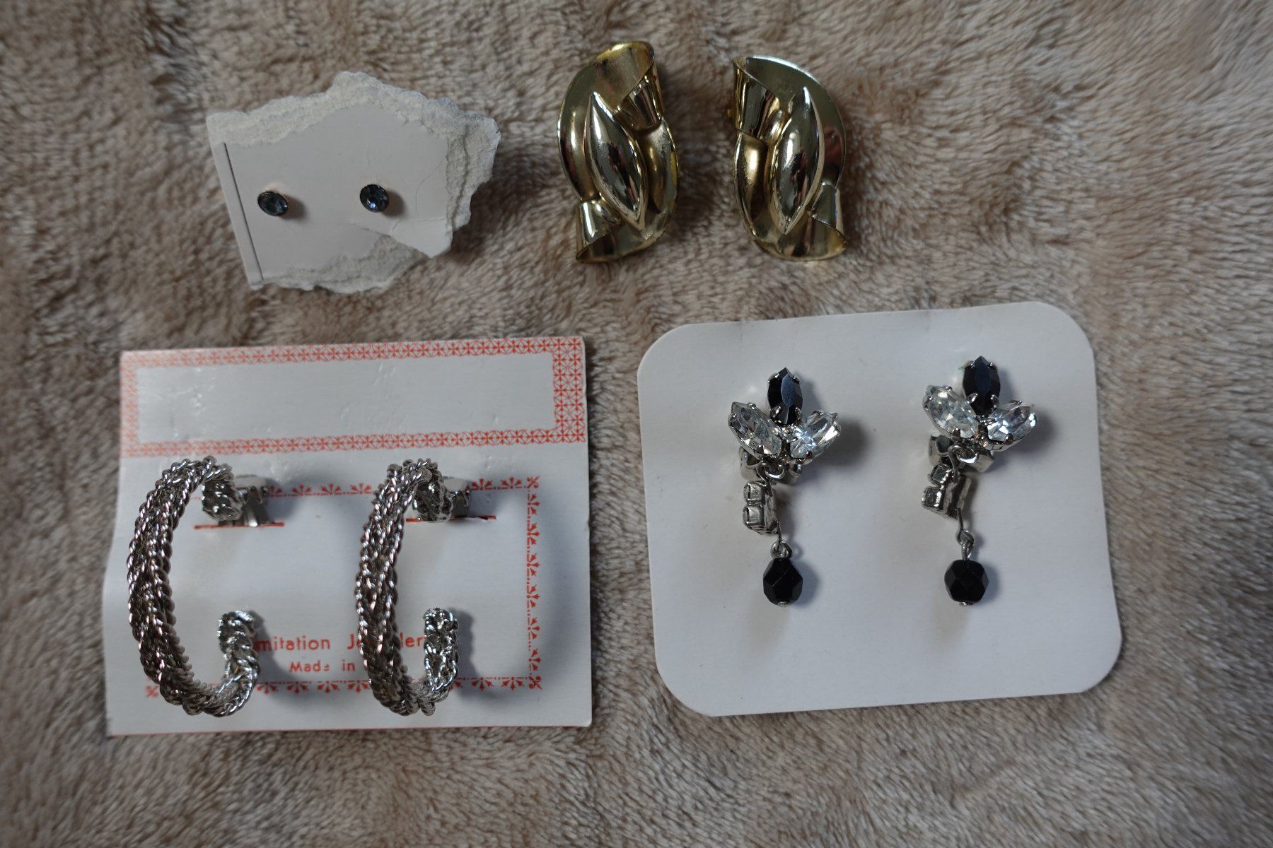 Autres bijoux: 1 schönes 32 teiliges Modeschmuck Set – D'occasion à rorschach par Babsi64 2