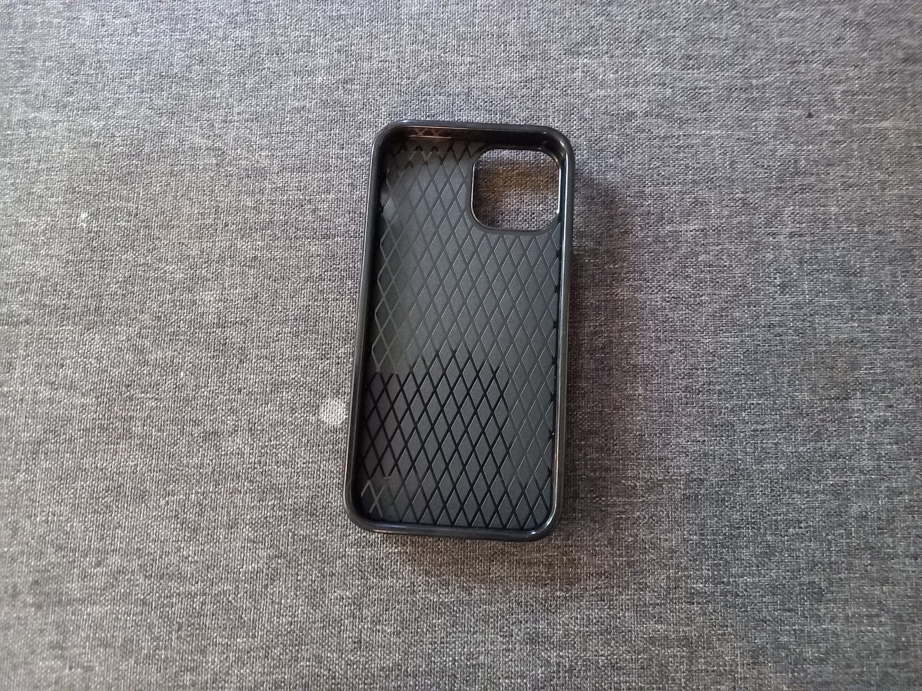 Apple Cover & Protezioni schermo: Blaue Hülle Case für iPhone 16 Pro – Nuovo e nell'imballaggio originale da Lausanne venduto da KUNKI-DESTOCK 2