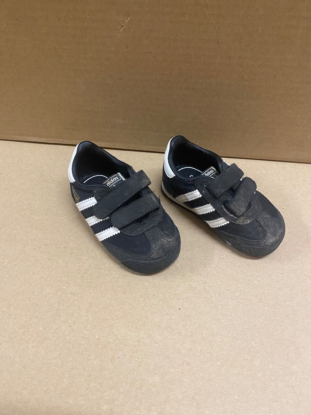 Adidas Scarpe per ragazzi: Kinder Schuhe Grösse 19 – Usato da Zürich venduto da MaSte