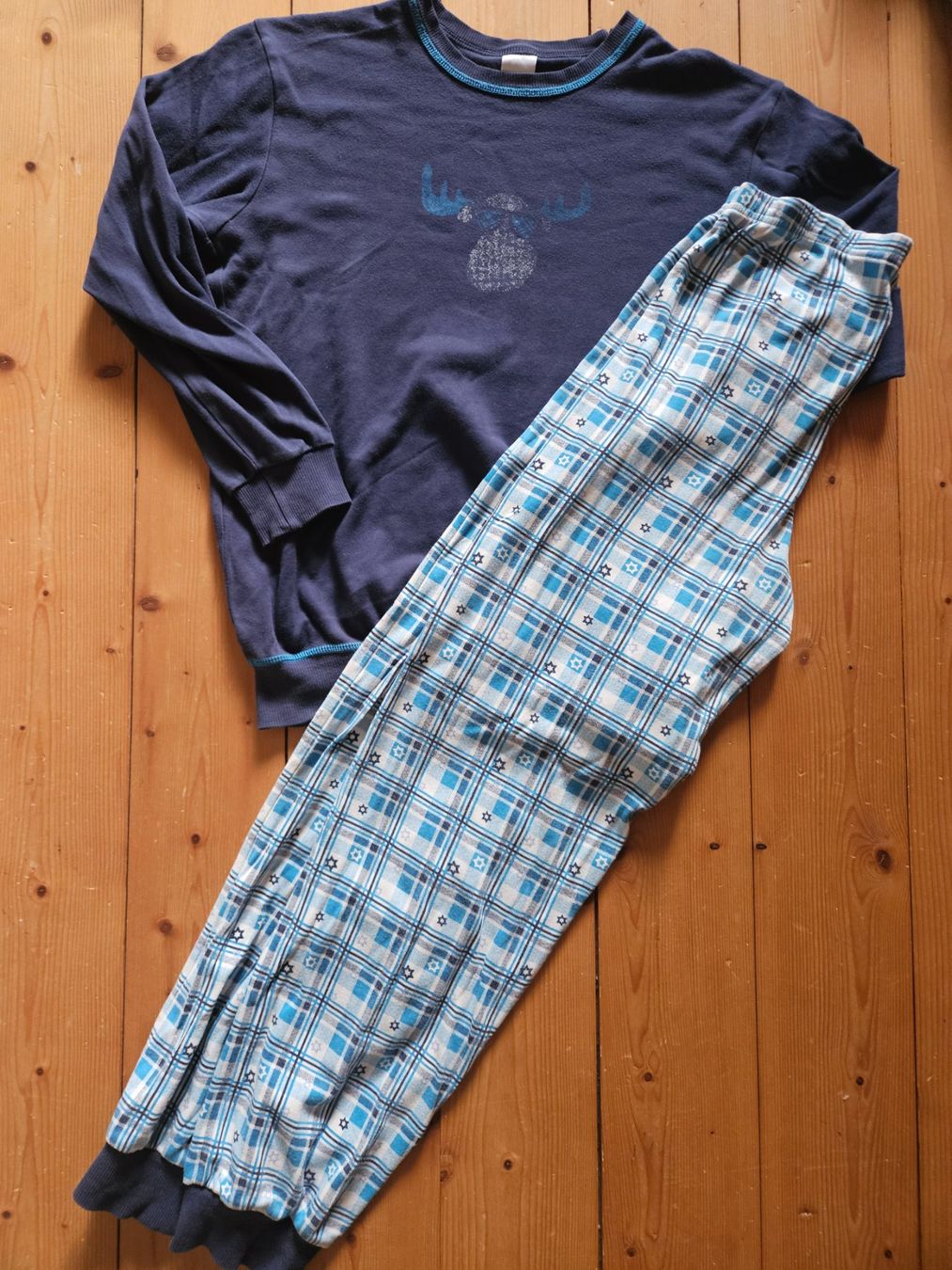 Calida Pyjamas: Calida Jungen Pyjama 134/140 – D'occasion à Rifferswil par fle_5nqr
