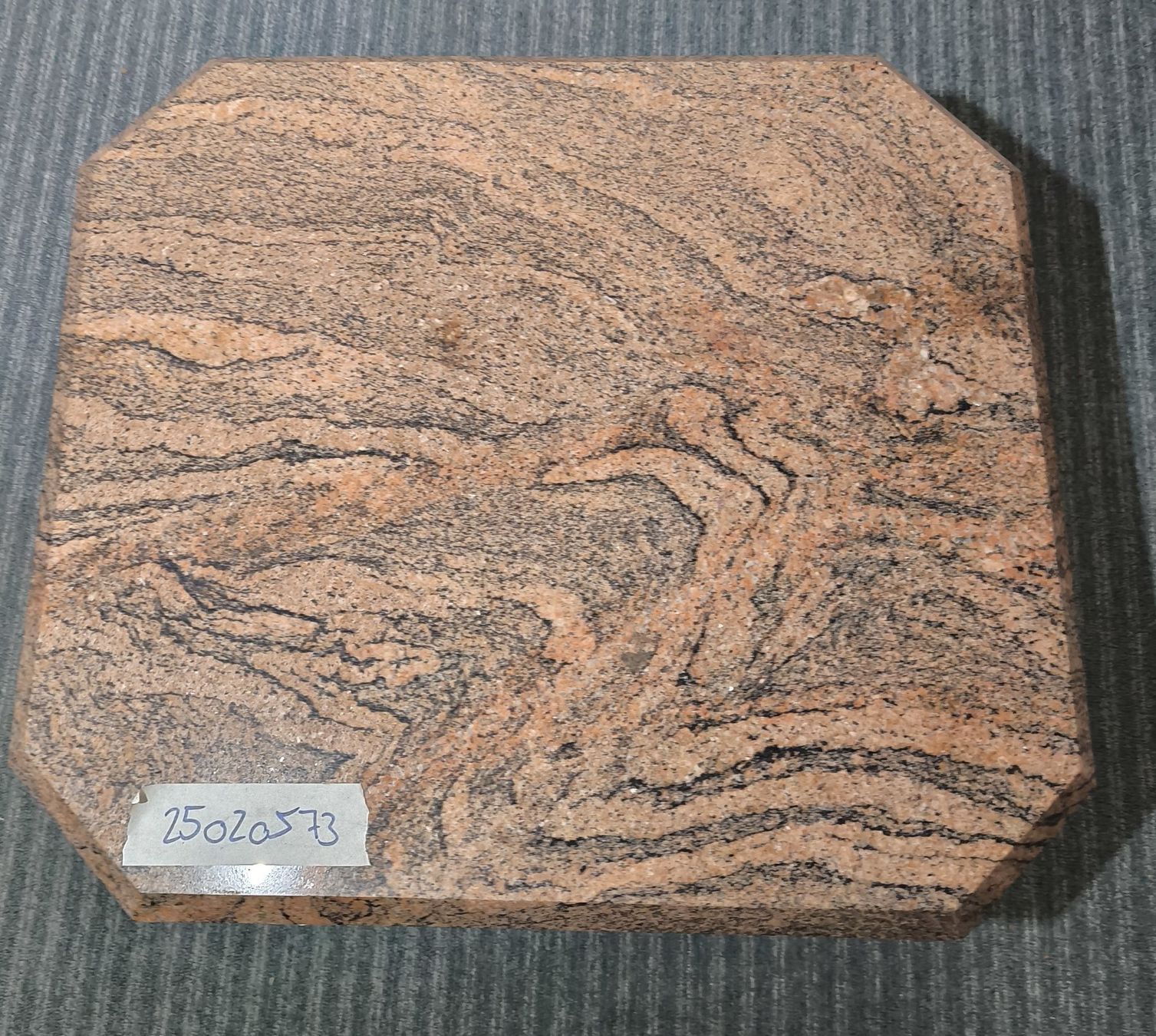 Tavoli: Salontisch Granit massiv – Usato da Rorschacherberg venduto da snOOpydOg11 1