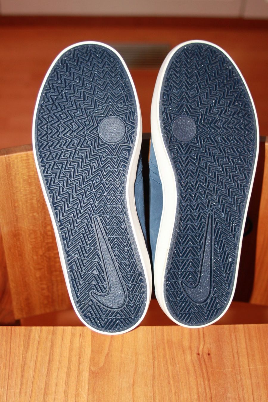 Nike Scarpe da uomo: marineblaue Wildleder Sneaker 38.5 Nike – Nuovo (secondo la descrizione) da Wenslingen venduto da Strick4Alpaca 2