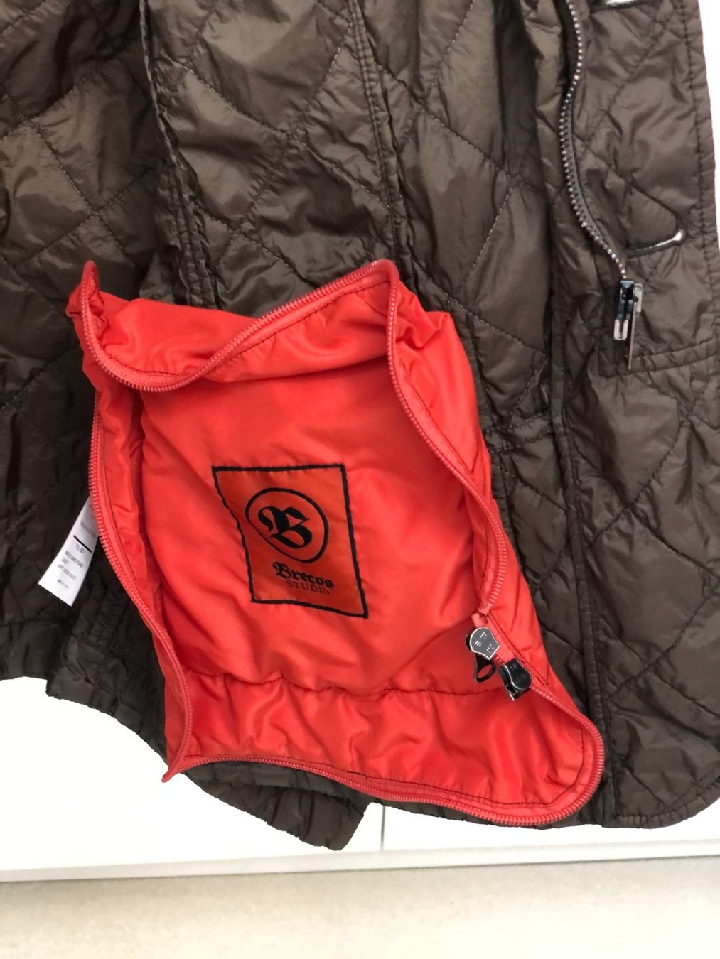 Giacche: BRECO'S Jacke Grösse 50 mit integriertem Beutel – Nuovo (secondo la descrizione) da Thalwil venduto da Sommerwende 5