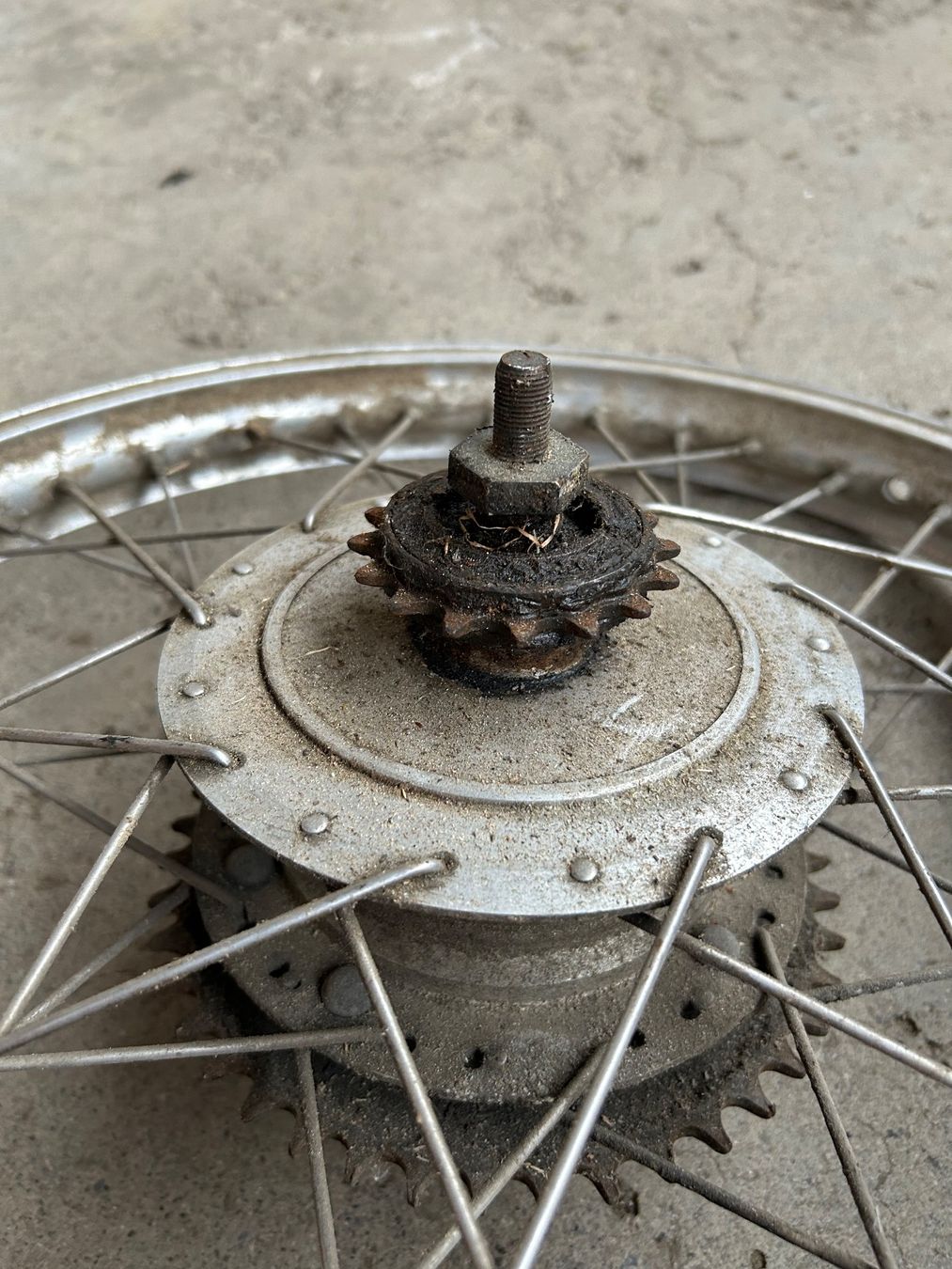 Sachs Mofa-Ersatzteile: Mofa Speichenhinterrad 16 zoll – Gebraucht aus Fahrni b. Thun von berger_tuning34 3