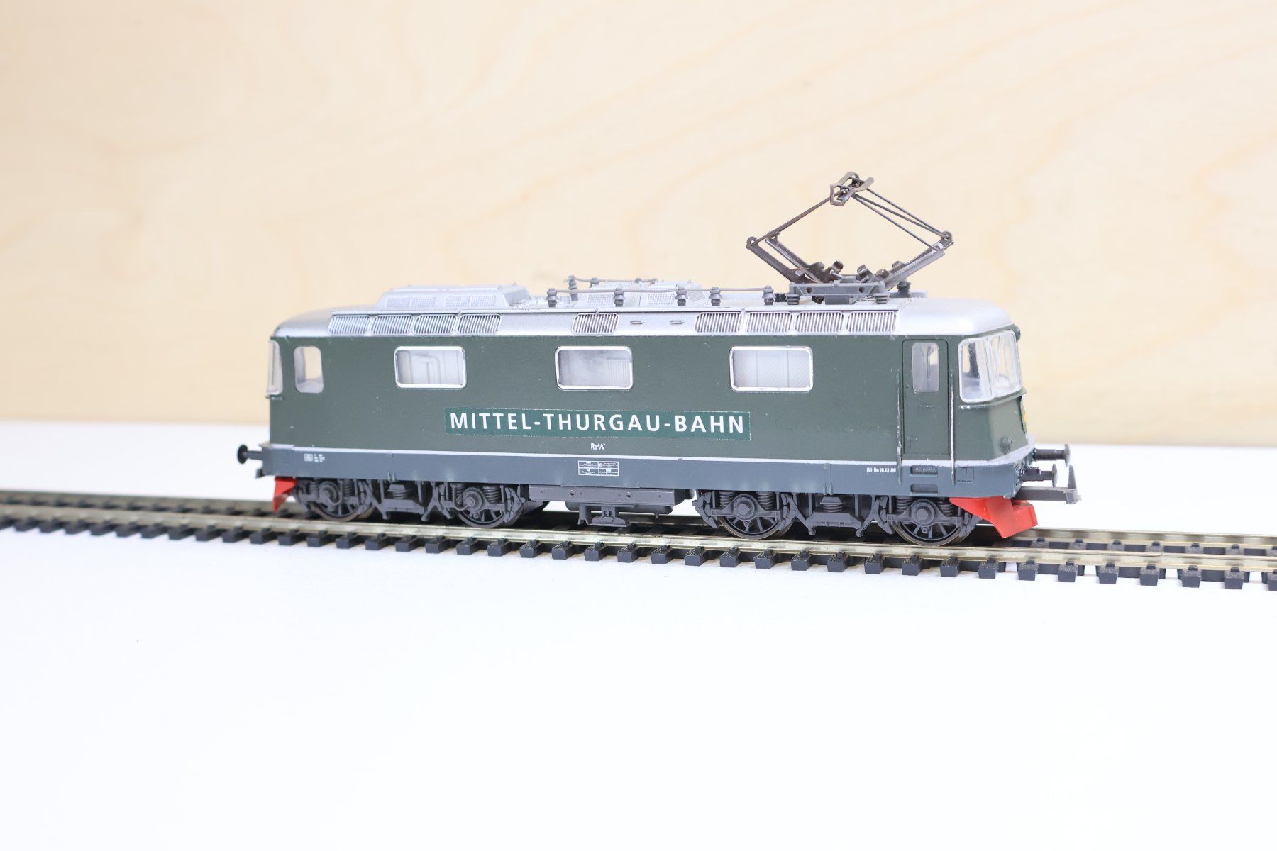 Lima Modelleisenbahnen: Lima SBB Re 4/4 E-Lok - Mittel Thurgau Bahn - H0 DC – Gebraucht aus Winterthur von Monstera 6