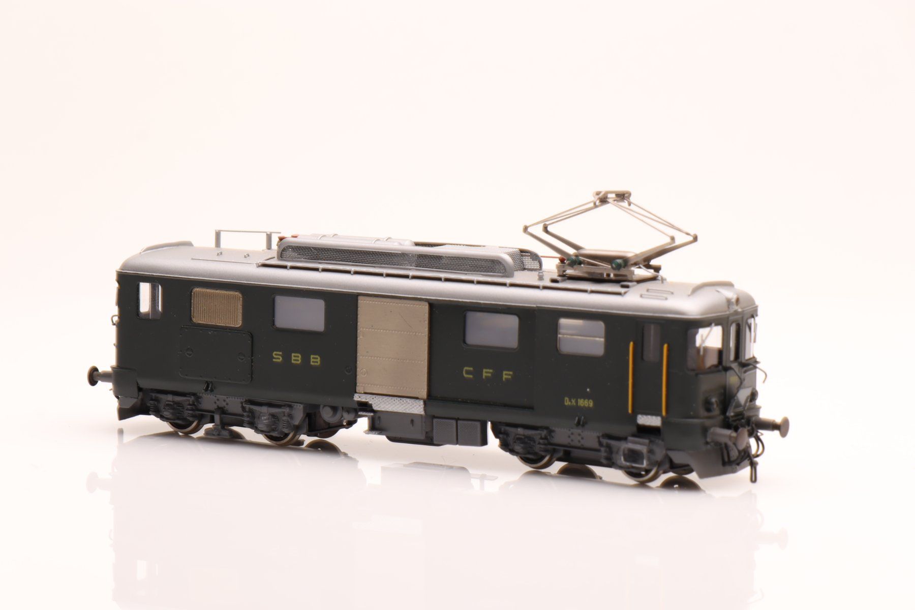 Metropolitan Modellini di ferrovie: Metropolitan 733 B SBB De 4/4 moderne DC, H0 – Usato da Ried (Muotathal) venduto da Modellbahn.swiss 2