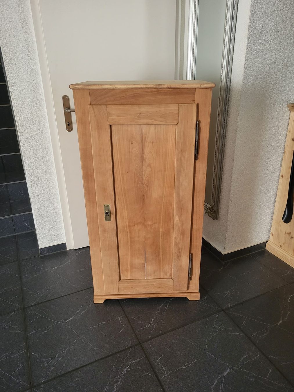 Armadi: Bauernschrank/Kommode antik restauriert – Usato da Hofstetten SO venduto da famburgert