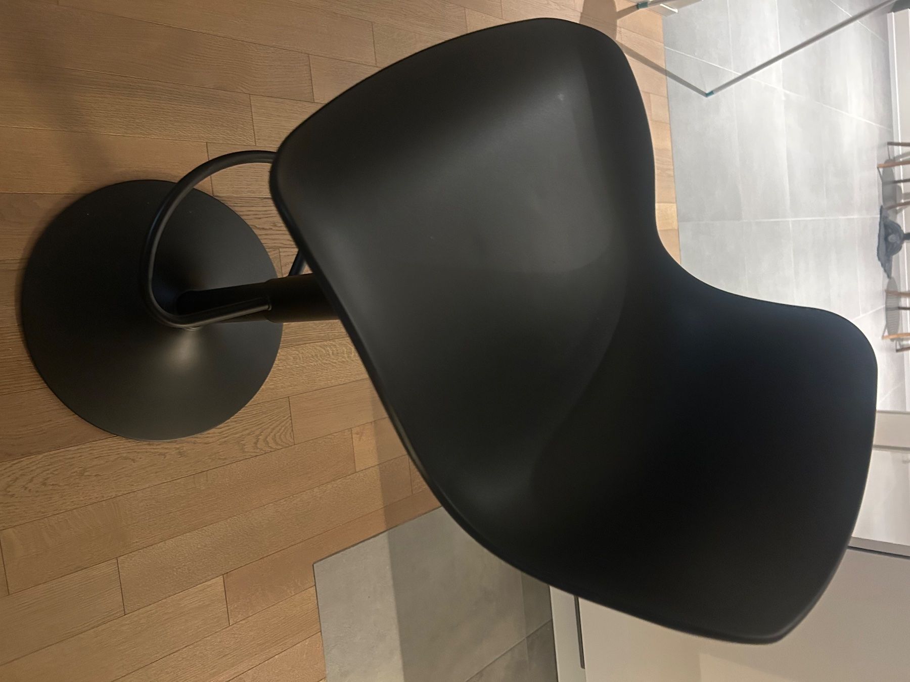 Sedie: 2 chaises bar noires – Usato da Lausanne venduto da har_5gv8