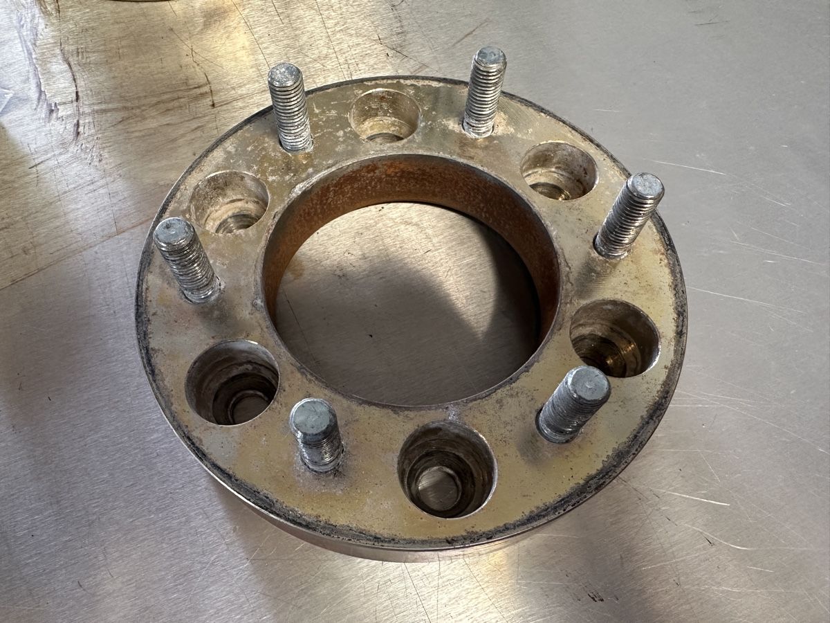 Tutti pezzi di ricambio auto: Distanzscheiben 30mm Dmax Ranger Amarok – Usato da Alpnach-Dorf venduto da Skai0 1