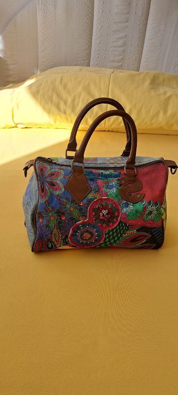 Desigual Borse da donna: Sac à main Desigual NEUF ! patchwork multicolore – Nuovo e nell'imballaggio originale da Meyrin venduto da gazon02 1