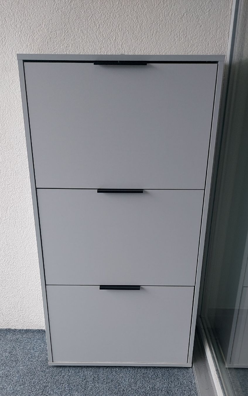 Armadi: Schuhschrank ( Kipper) – Usato da Zug venduto da krissang