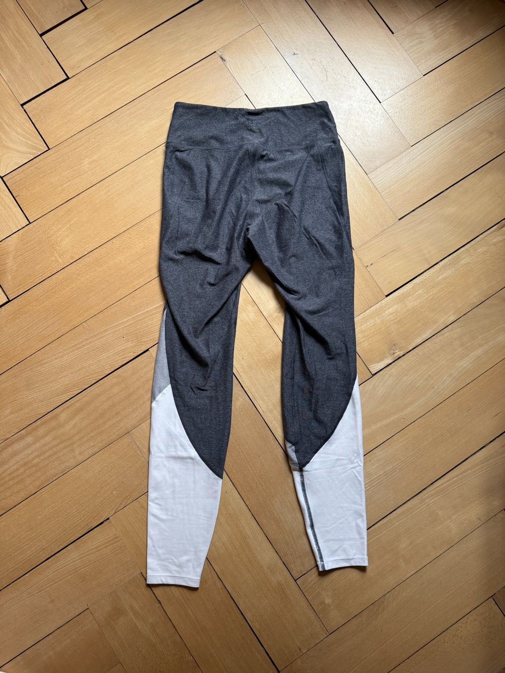 H&M Leggings: Sport Leggings grau S – Usato da Zürich venduto da Diazaio 2