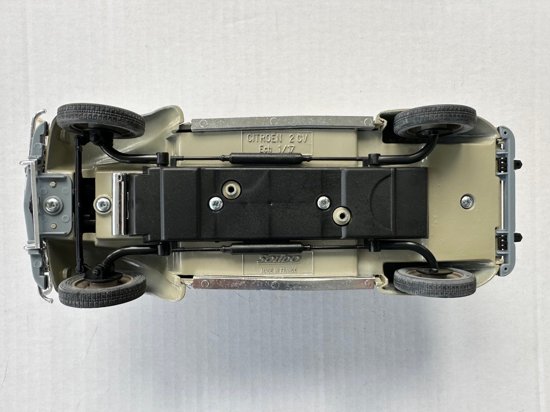 Citroën Modellini d'auto: Citröen 2CV Modell, Döschwo  1:17 – Usato da Adligenswil venduto da e17s15 2