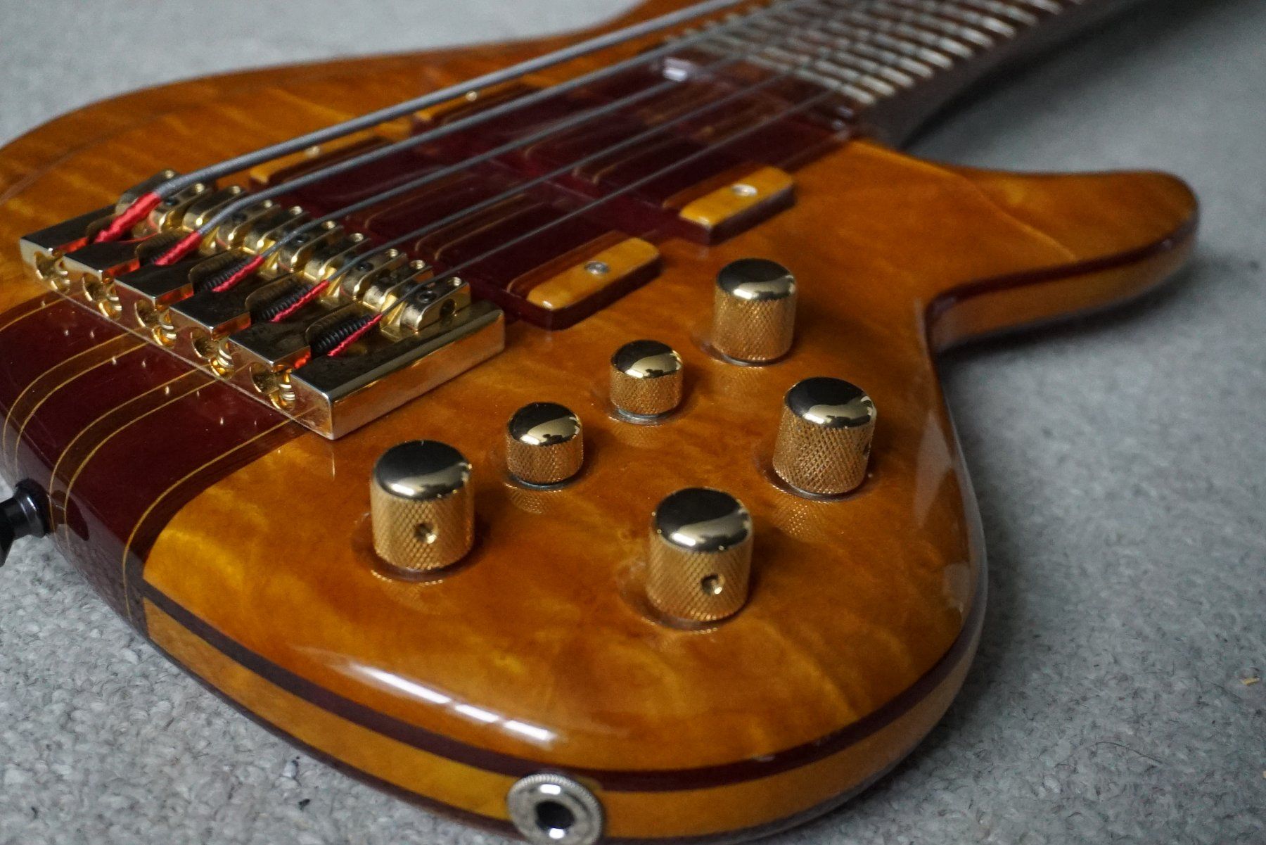 Strumenti musicali: Vadim handmade custom 5-String Bass ***HANDMADE IN CANADA*** – Usato da Ortschwaben venduto da Musictrade 4