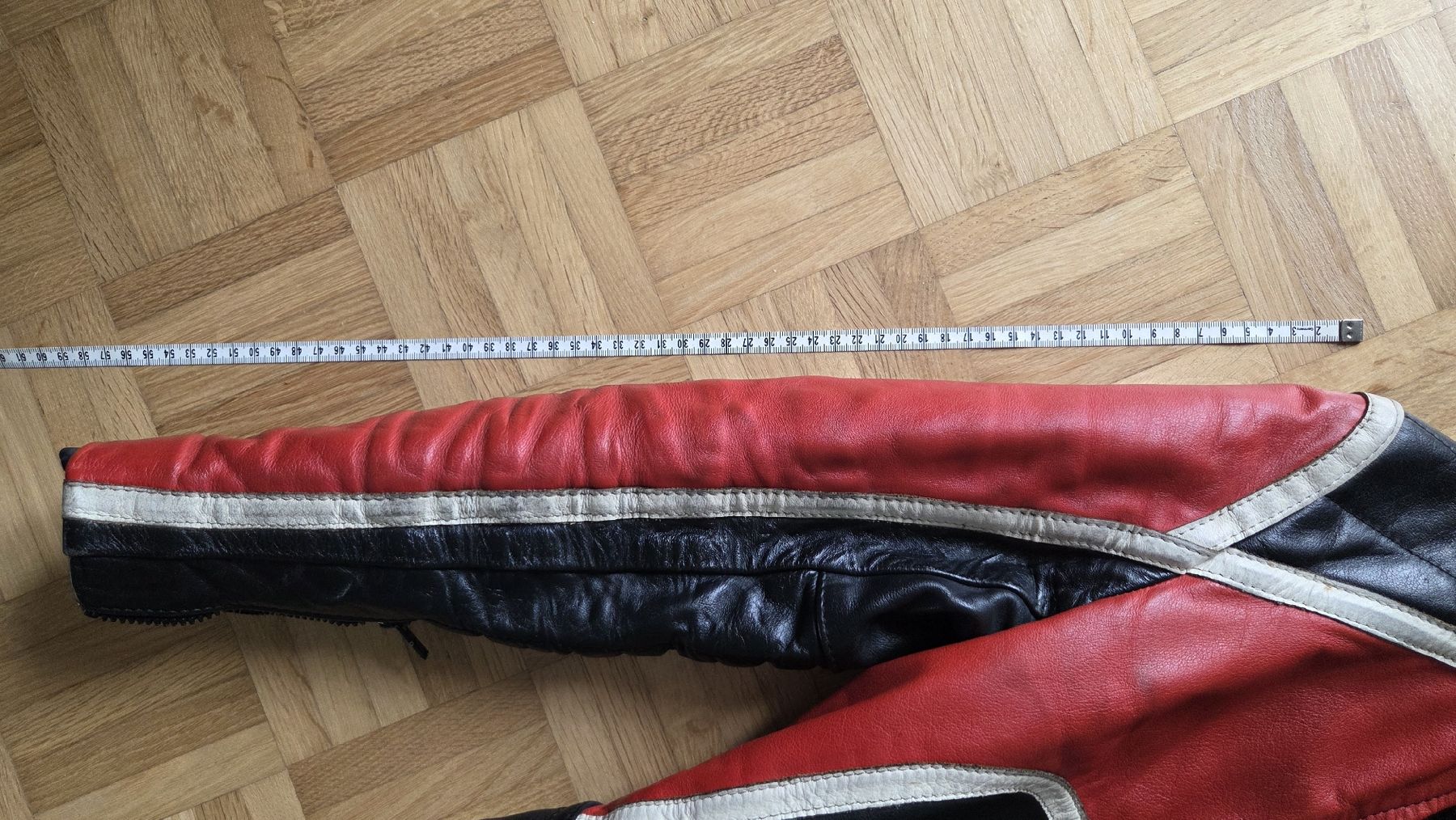Completi & Tailleur: Lederkombi Damen ca. Grösse 32 – Usato da Wettingen venduto da Hawaii88 7