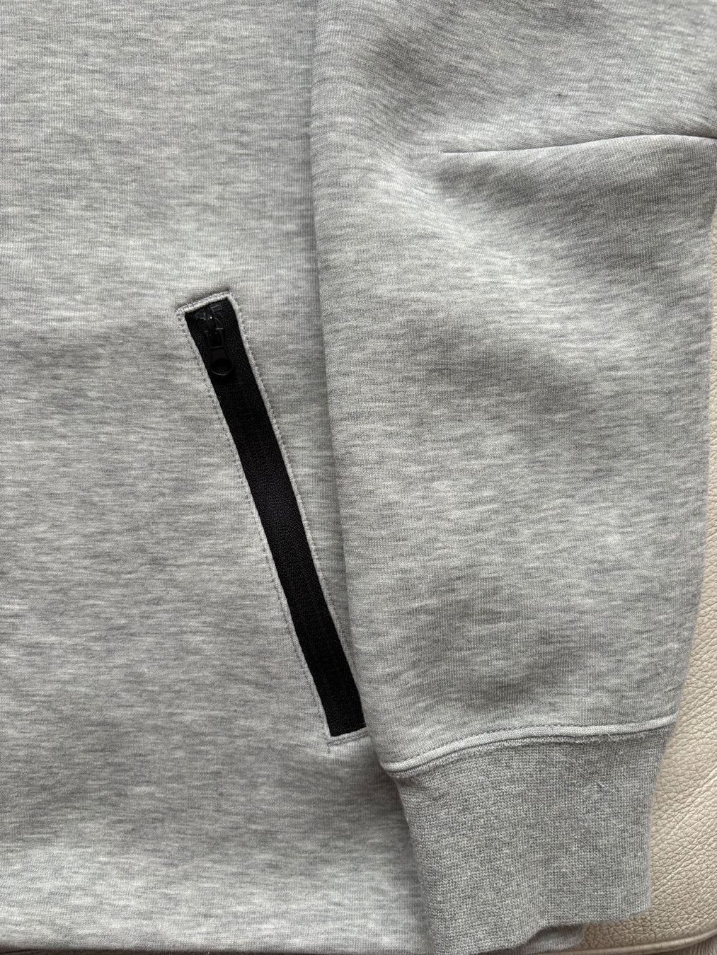 Nike Jacken: Nike Tech Fleece Jacke Damen S – Gebraucht aus Nürensdorf von Trisch 3