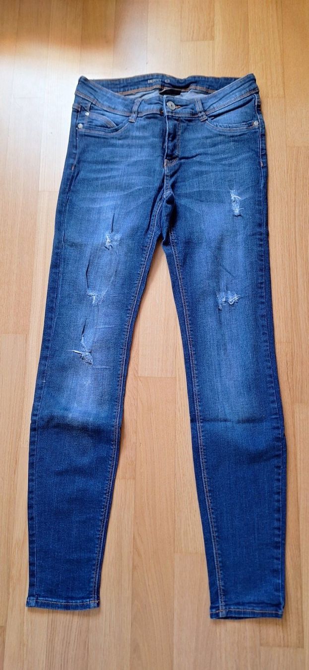 C&A Jeans: jeans – Neuf (Voir description) à Lussery-Villars par pousinete02