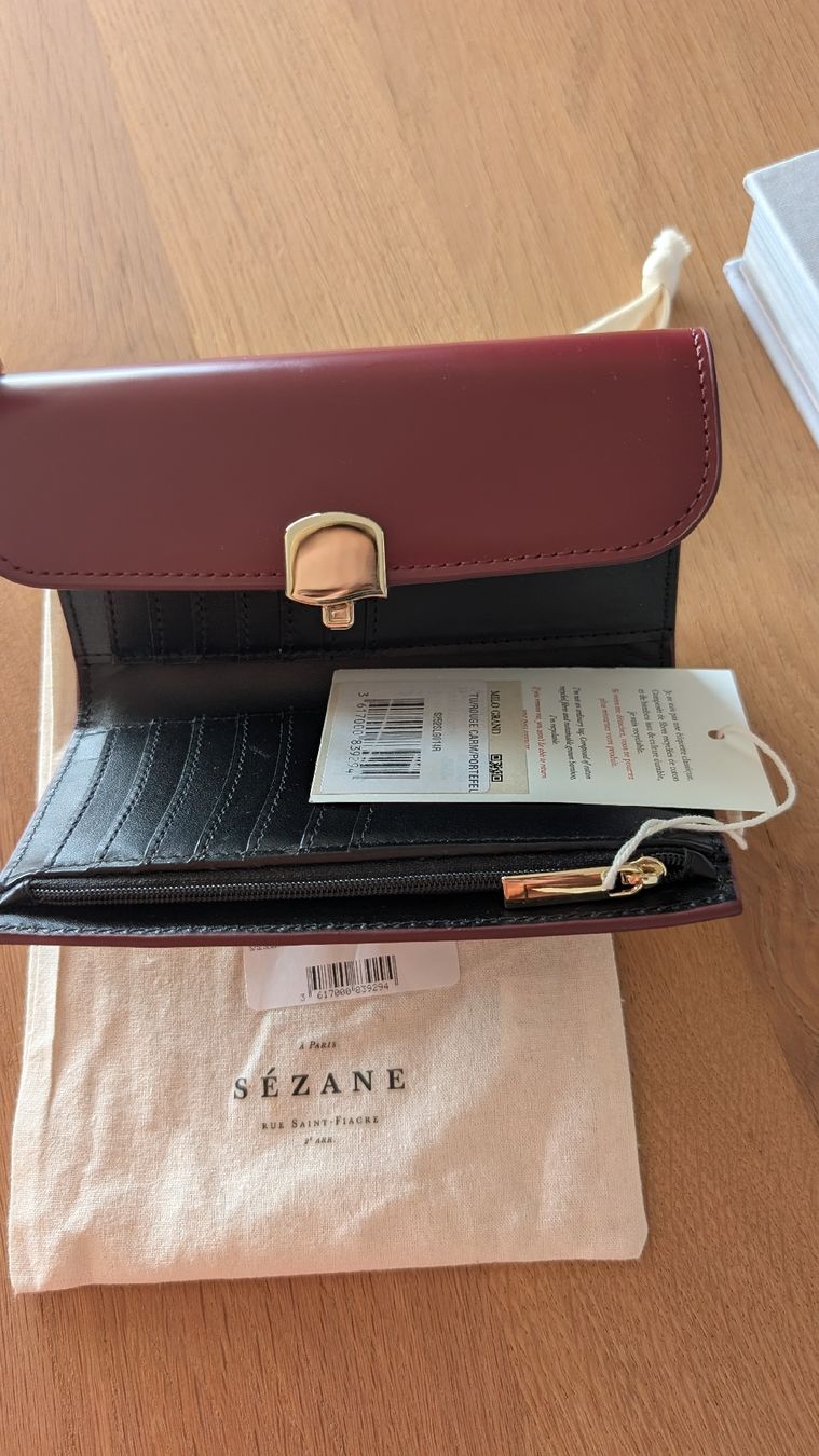 Sezane Portamonete: portefeuille Milo Carmin neu – Nuovo e nell'imballaggio originale da Biberstein venduto da ameliecimador