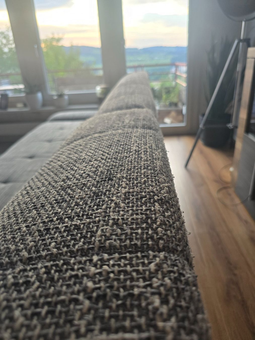 Sofas: Grau Schwarzes Sofa – D'occasion à St. Gallen par lucamuzzi 4