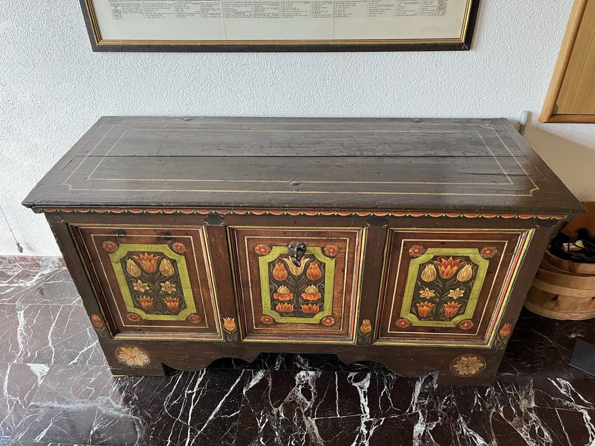 Cassapanche: Antike Truhe mit Blumenmotiven – Usato da Meggen venduto da Ricardofrank 1