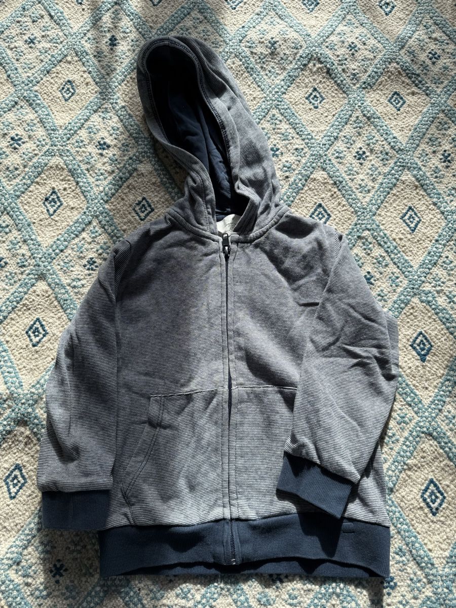 H&M Maglioni & Felpe: 4 Kapuzenpullover von H&M in Grösse 98 / 104 – Usato da Münchenstein venduto da nuk2018 1
