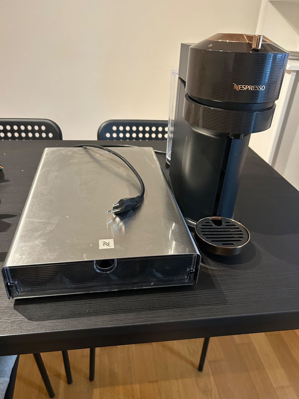 Nespresso Macchine per caffè & Macchine per espresso: Nespresso Vertuo Next – Usato da Kloten venduto da dav_27cv 1