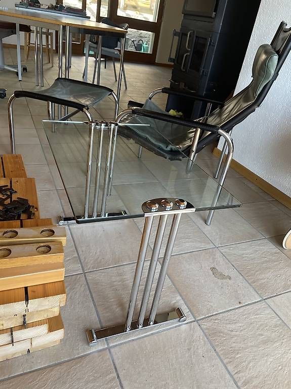 Tavoli: Sofatischli Glasplatte mit Metallbeinen – Usato da Weier im Emmental venduto da ajnakrim 1