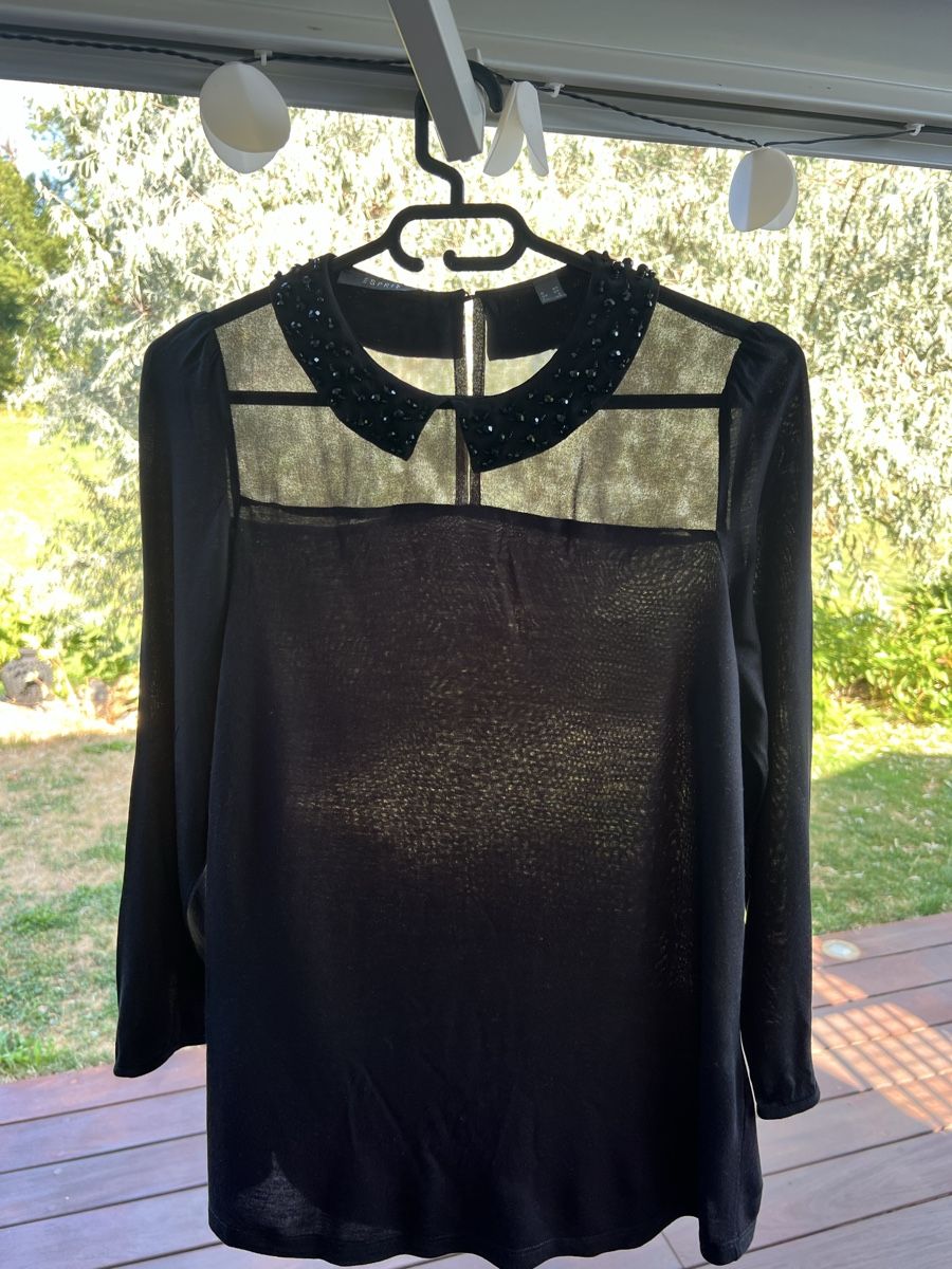 Esprit Tops: Blouse Esprit col orné de perles – Neu (gemäss Beschreibung) aus Servion von sap_w8wg
