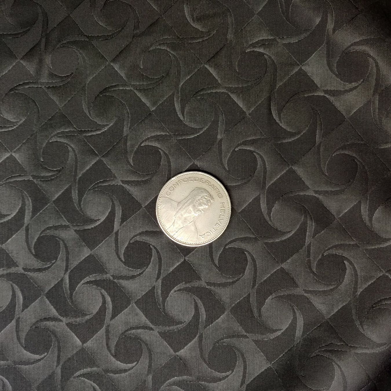 Tessuti: Ital. Designer Baumwolle Elastan 1.50x1.40m nero nero shiny – Nuovo (secondo la descrizione) da Lufingen venduto da Voyager7