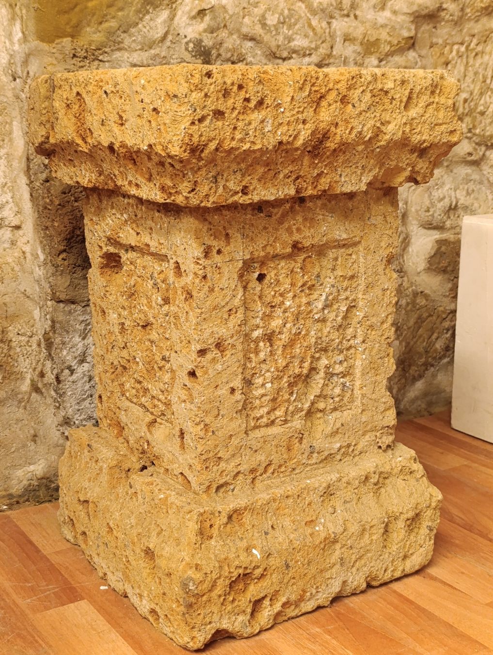 Sculture & Statue: Antiker Naturstein Sockel  – Usato da Hochfelden venduto da Relict 3