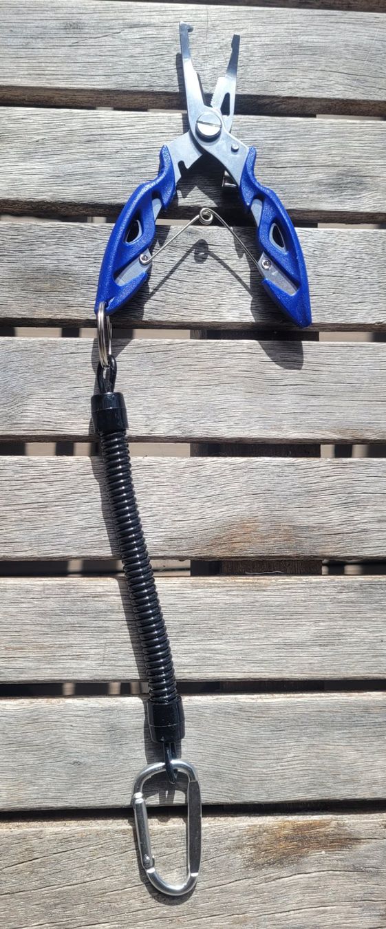 Tutti gli attrezzi: Scheren Zange, Kordel und Karabiner – Nuovo e nell'imballaggio originale da Herzogenbuchsee venduto da Melissa110 1
