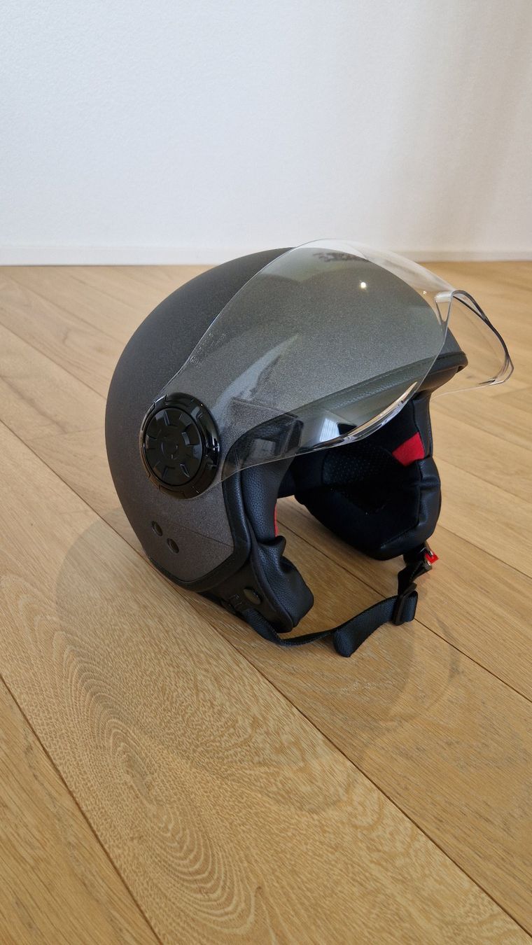 Vespa Helme & Visiere: Vespa Helm – Gebraucht aus Herisau von Mendy 1
