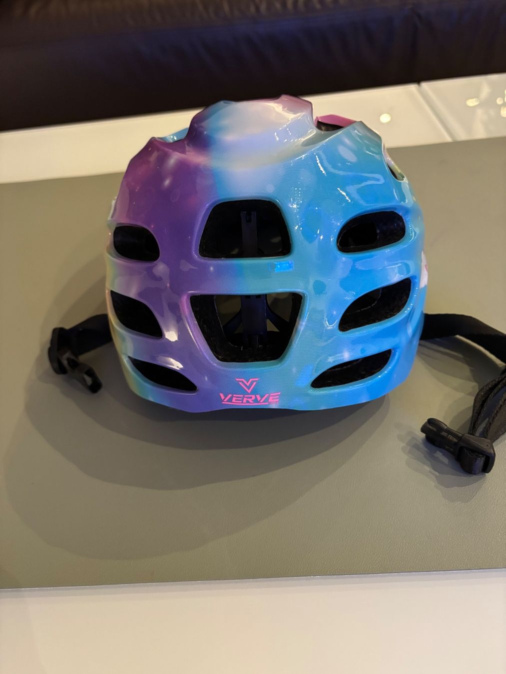 Caschi: Mädchen Helm Einhorn 48-53 – Nuovo (secondo la descrizione) da Zollikon venduto da d_grabher 1
