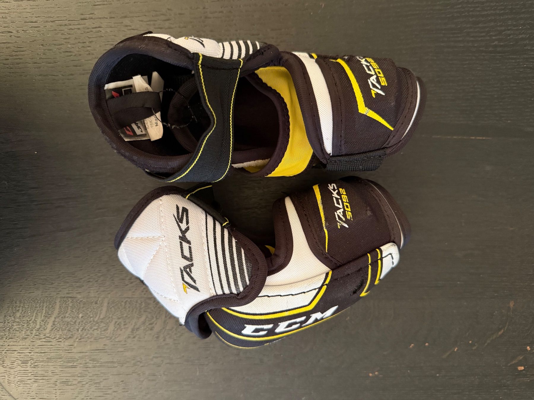 Ccm Schutz & Schoner: CCM Ellenbogen Protektoren Junior S – Gebraucht aus Zug von marcosonlineshop 3