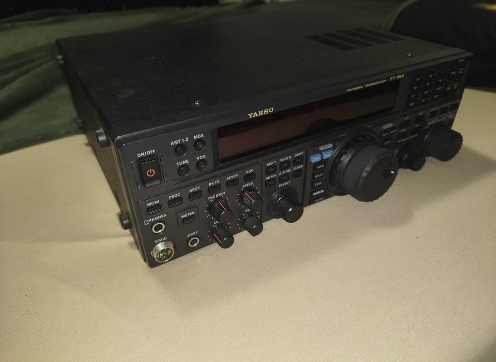 Yaesu Funktechnik: Yaesu FT950 + acc. – Gebraucht aus Olten von Hb9ocr 4
