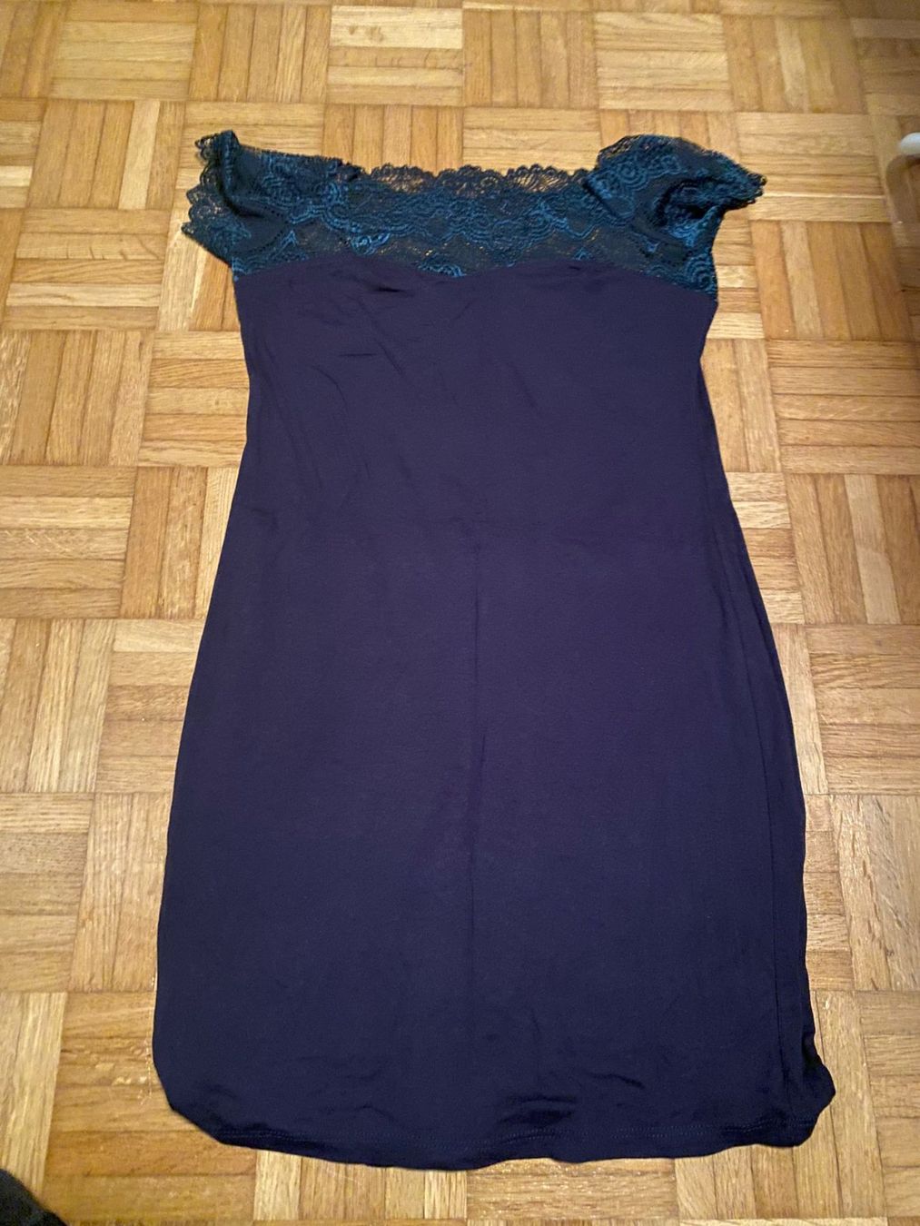 Kleider: Kleid mit Spitze – Gebraucht aus Bern von jbern3012 1