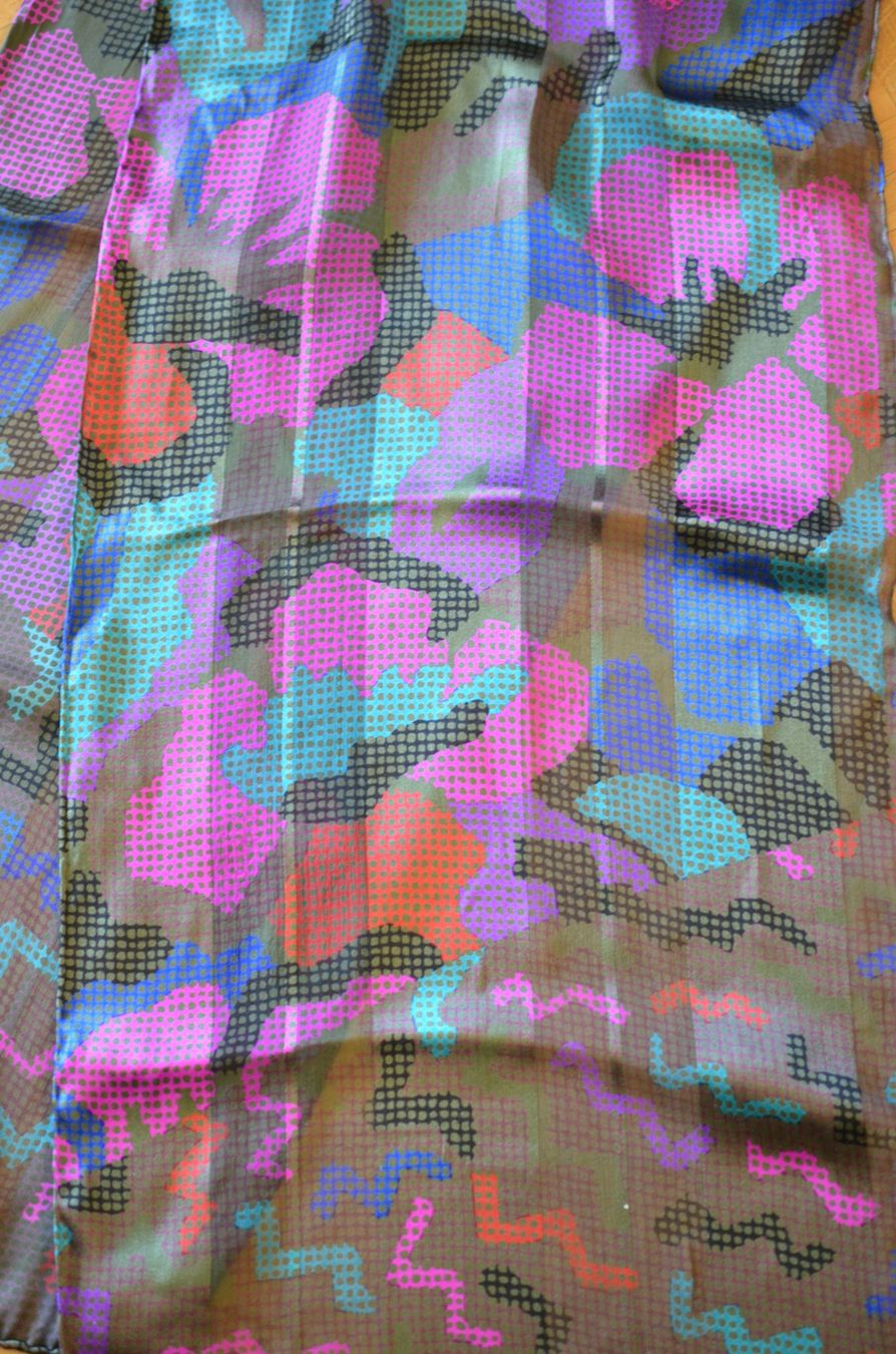 Foulard & Sciarpe: Echarpe Emanuel Ungaro soie – Usato da La Croix (Lutry) venduto da OMEGA07 1