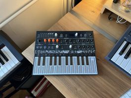 Micro Freak hybrid synth