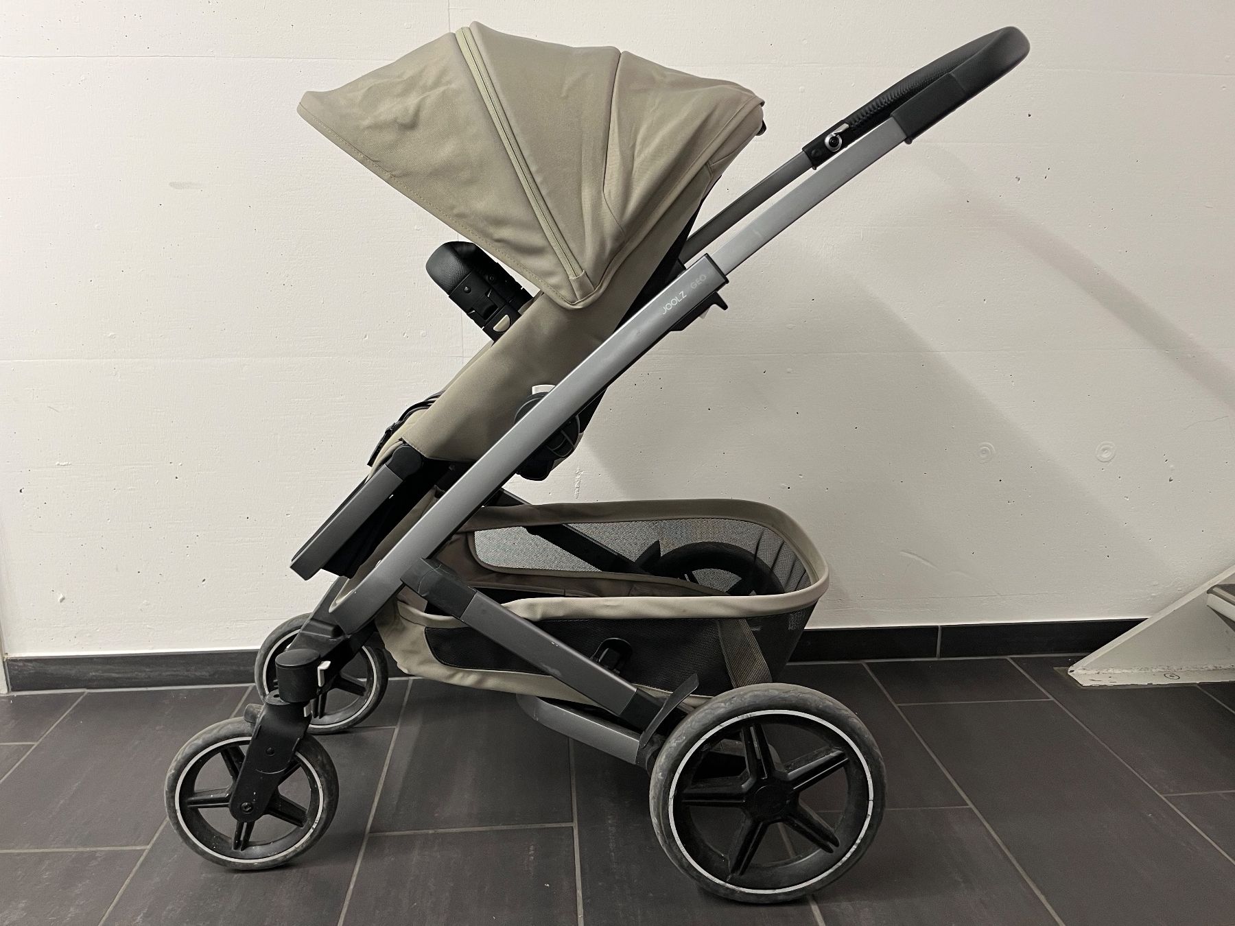 Joolz Kinderwagen: Joolz Geo 3 Mono sage green – Gebraucht aus Zürich von benjaminkreis