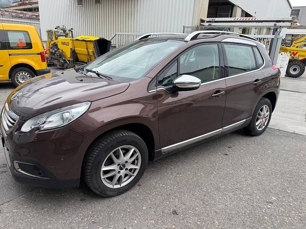 Automobili: PEUGEOT 2008 mit Panoramadach – Usato da Chur venduto da Cardinal1