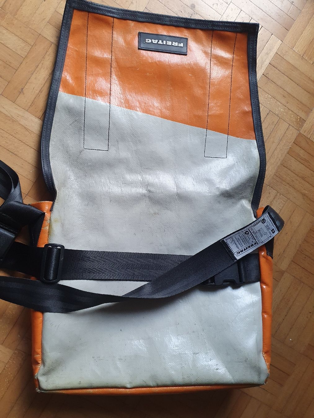 Freitag Borse: Freitag Messenger Bag weiss-orange – Usato da Luzern venduto da carmona. 2