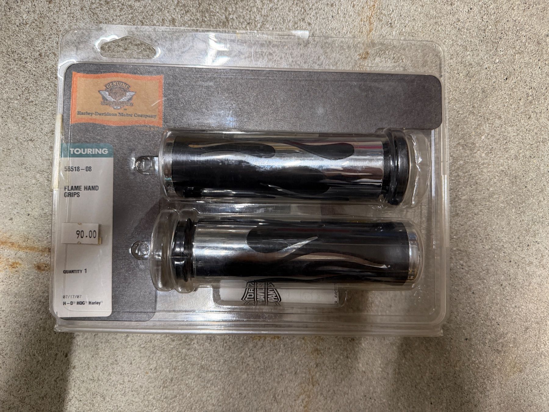 Harley-Davidson Alle Motorradersatzteile: 56518-08 Harley-Davidson Lenkergriffe – Neu und originalverpackt aus Ostermundigen von jas_9j7d 1