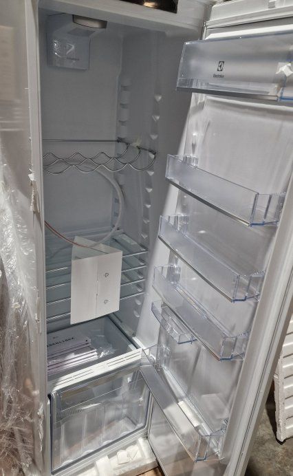 Electrolux Frigoriferi: Electrolux KRS4DE18S - Eingebauter Kühlschrank 55 cm, 311 Lt – Nuovo (secondo la descrizione) da Müstair venduto da VenovaAG 6