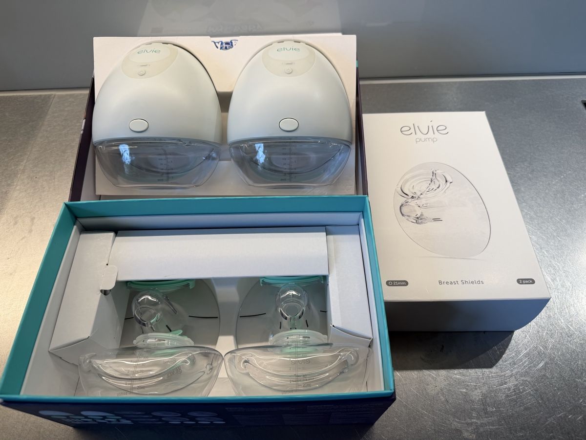 Elvie Accessori per l’allattamento: Elvie Double Breast Pump & Shells - bought on 21.4.26 – Nuovo (secondo la descrizione) da Zürich venduto da MGW