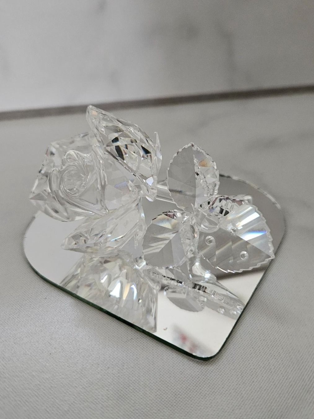 Swarovski Statuette: Swarovski Rose auf Spiegel – Usato da Meggen venduto da G7957c24