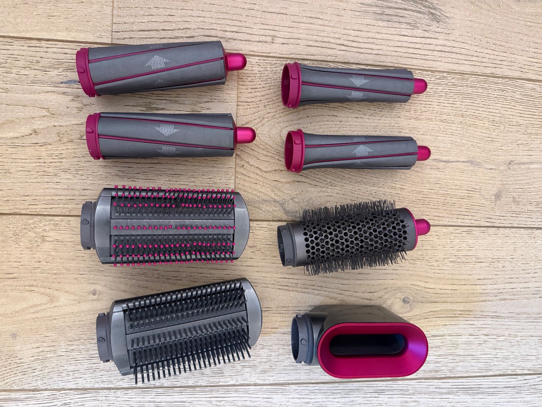 Dyson Sèche-cheveux: Dyson Airwrap Styler with multiple attachments – D'occasion à Collonge Bellerive par jul_yv5x 2