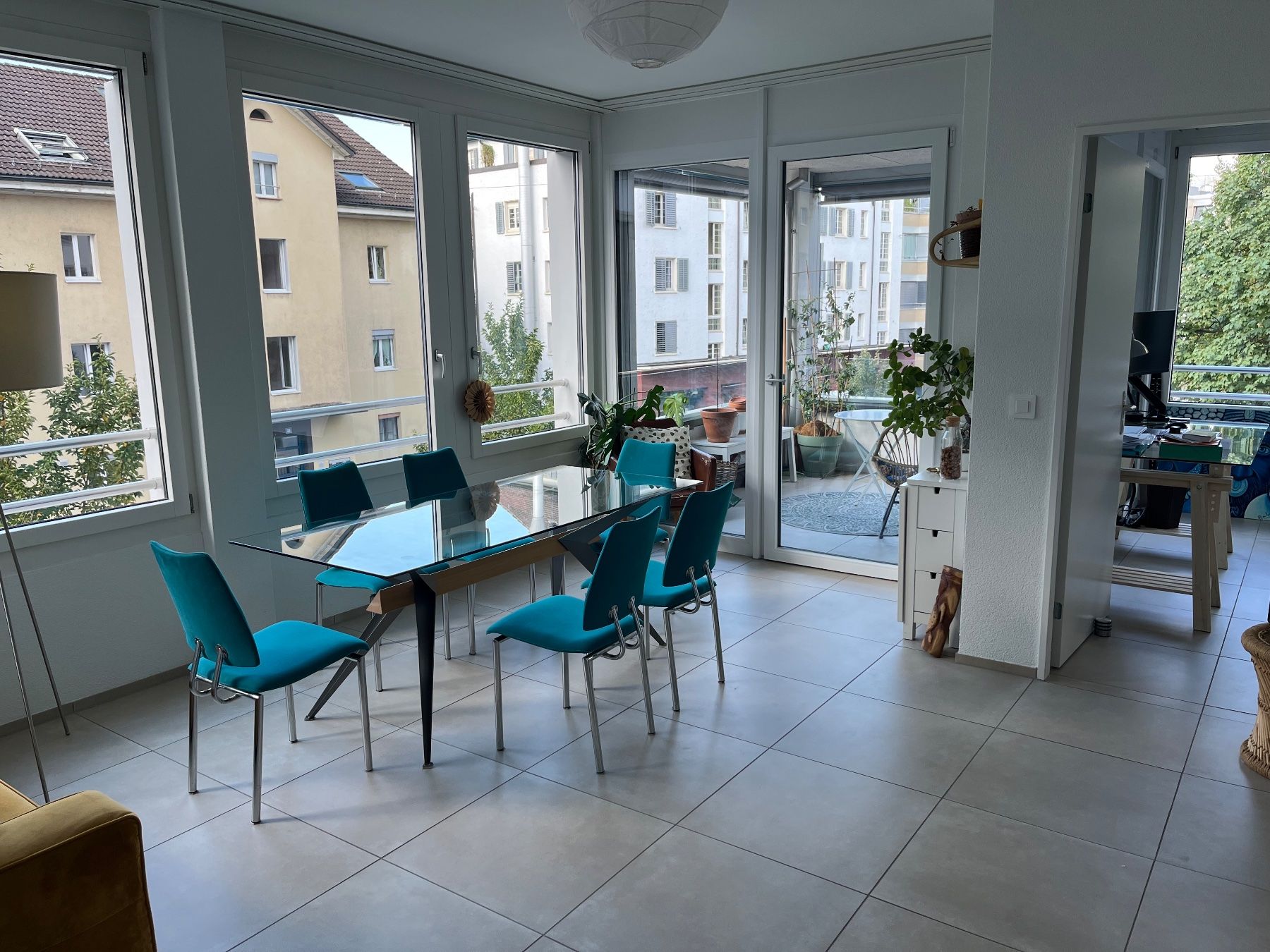 Tischgruppe: Table en verre et 6 chaises – Gebraucht aus Zürich von lou_6x9b 2