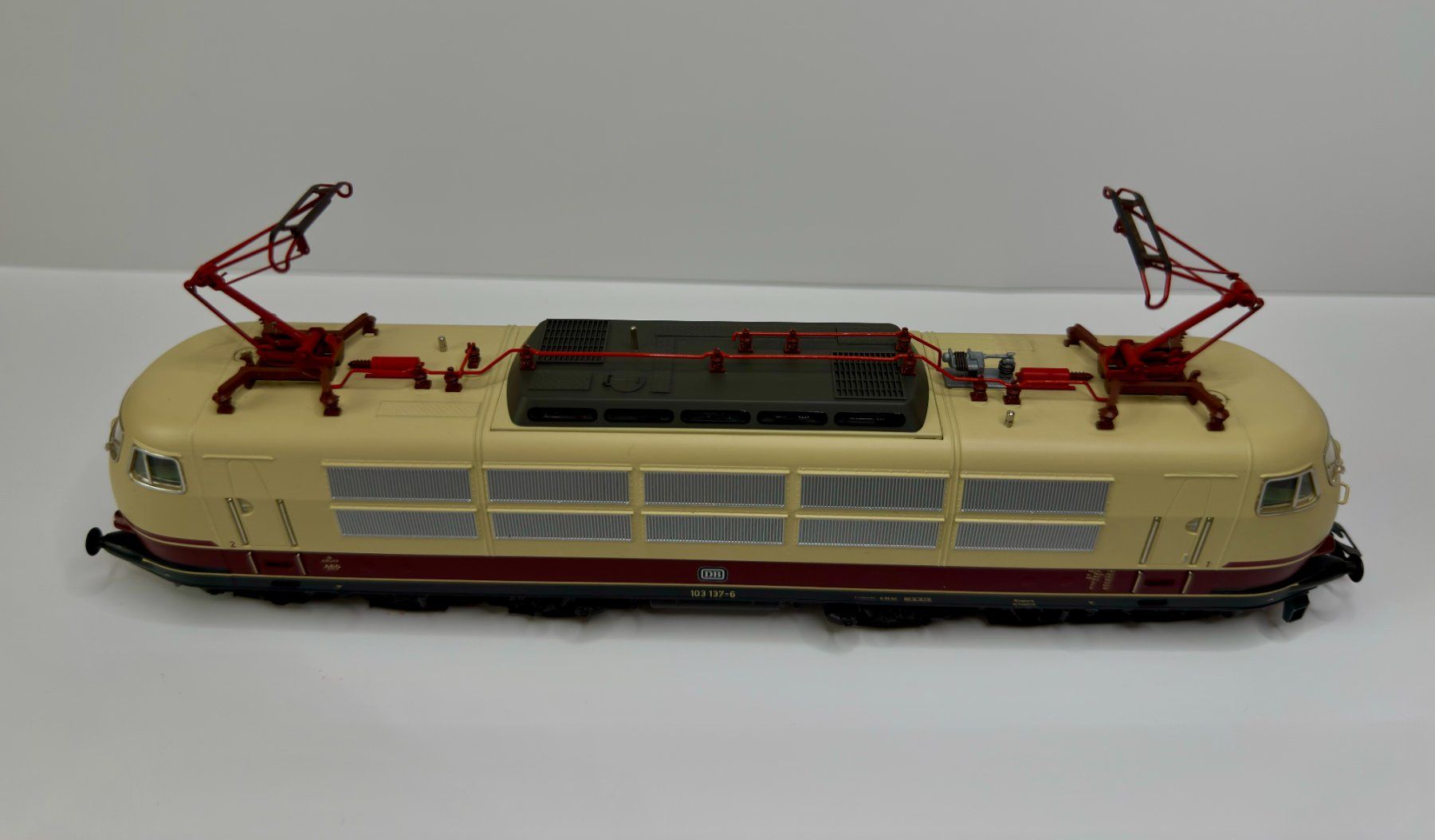 Märklin Modellini di ferrovie: Märklin 39579 BR 103 TEE – Usato da Aeschi SO venduto da Leuger 2